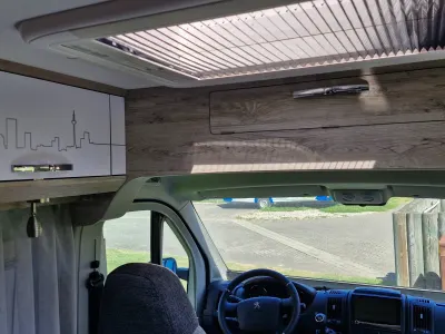 Bravia Mobil 636 Foto 5
