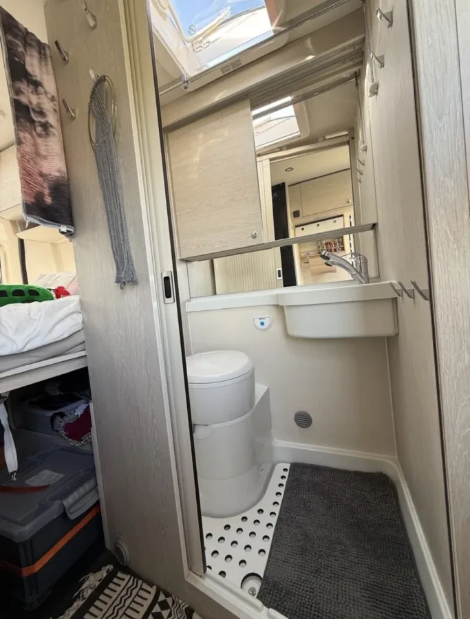 Tourne 435/ Luftfahrwerk/ 150Ah Lithium/ Winterpaket - Bild 11