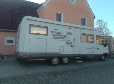 Hymer E700
