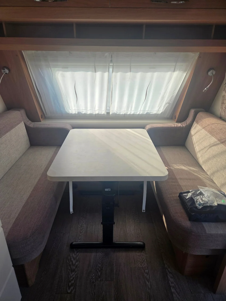 Hobby WFB 495 de Luxe mit Heckbad - Bild 13